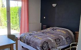 Studio Charmant A Treignac Avec Terrasse De 22 M²
