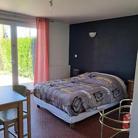 Studio Charmant A Treignac Avec Terrasse De 22 M² Extérieur photo